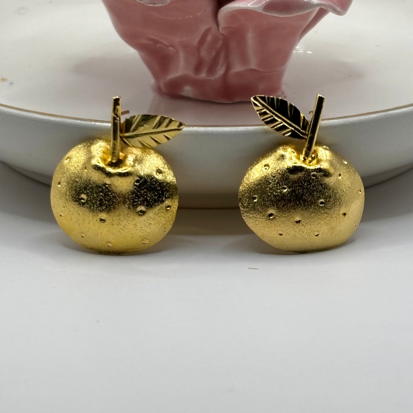 Elegant Apple-Shaped Earrings Handcrafted in Colombia – Unique Artisan Jewelry