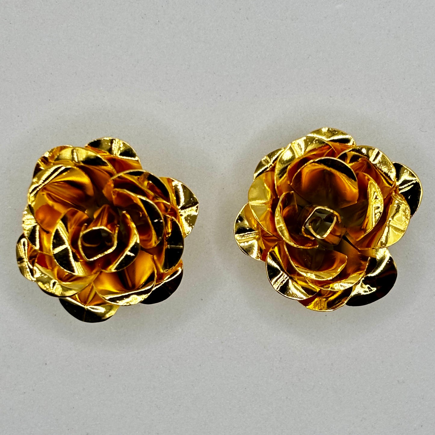 Elegant Rose-Shaped Earrings Handcrafted in Colombia – Timeless Artisan Jewelry