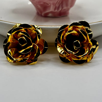 Elegant Rose-Shaped Earrings Handcrafted in Colombia – Timeless Artisan Jewelry