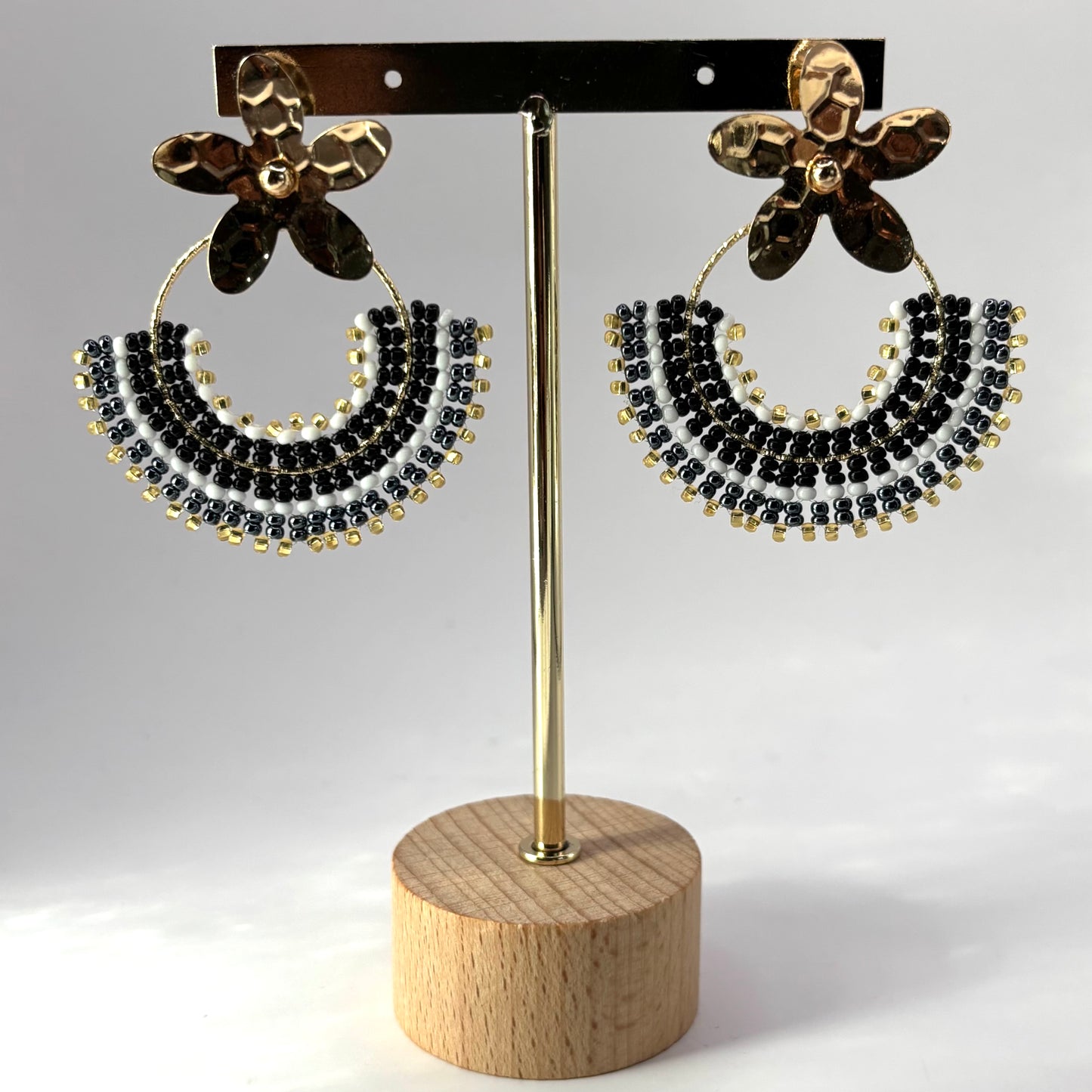 Flower Fun Earrings – Playful and Chic Floral Jewelry for Any Occasion