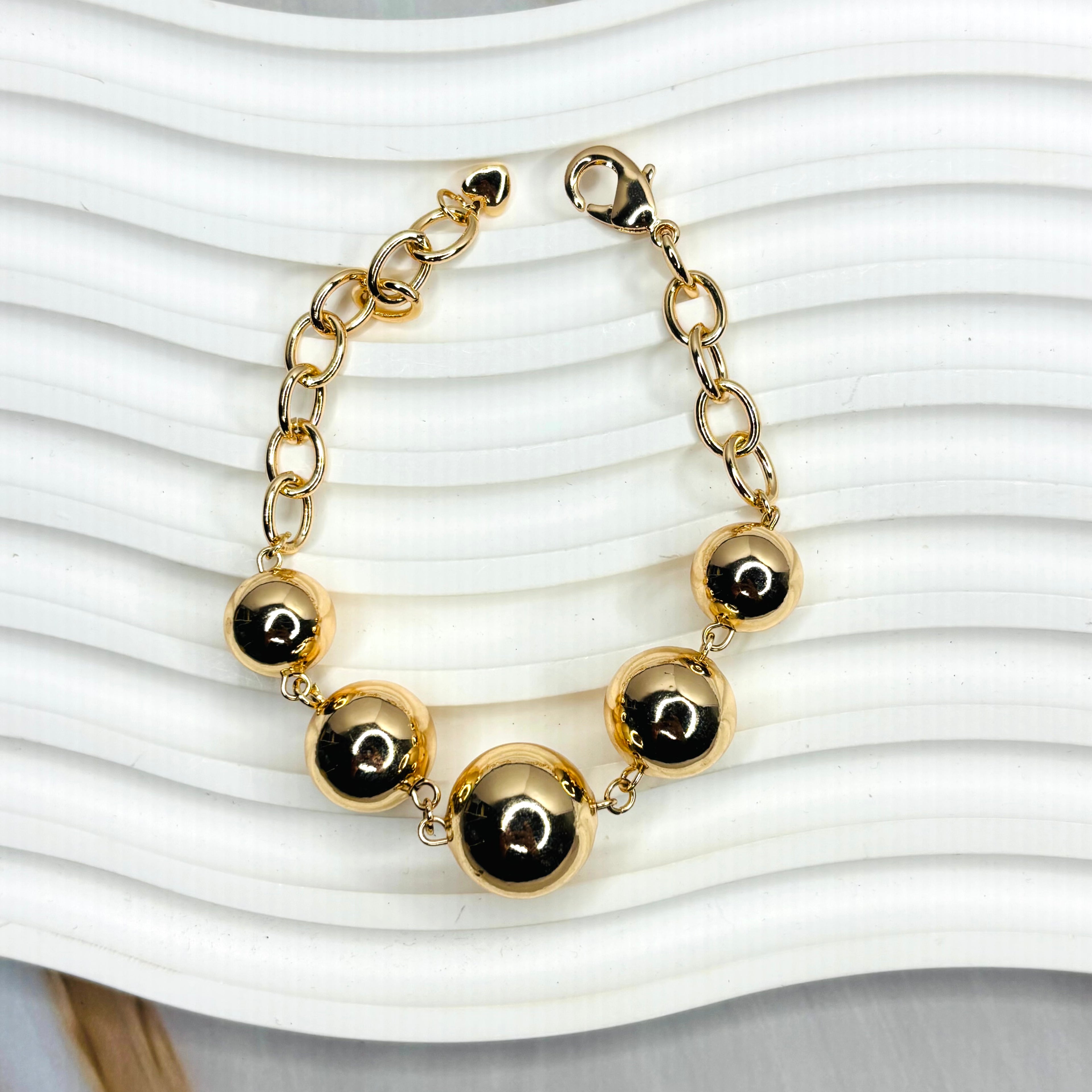 Elegant Gold Bracelet