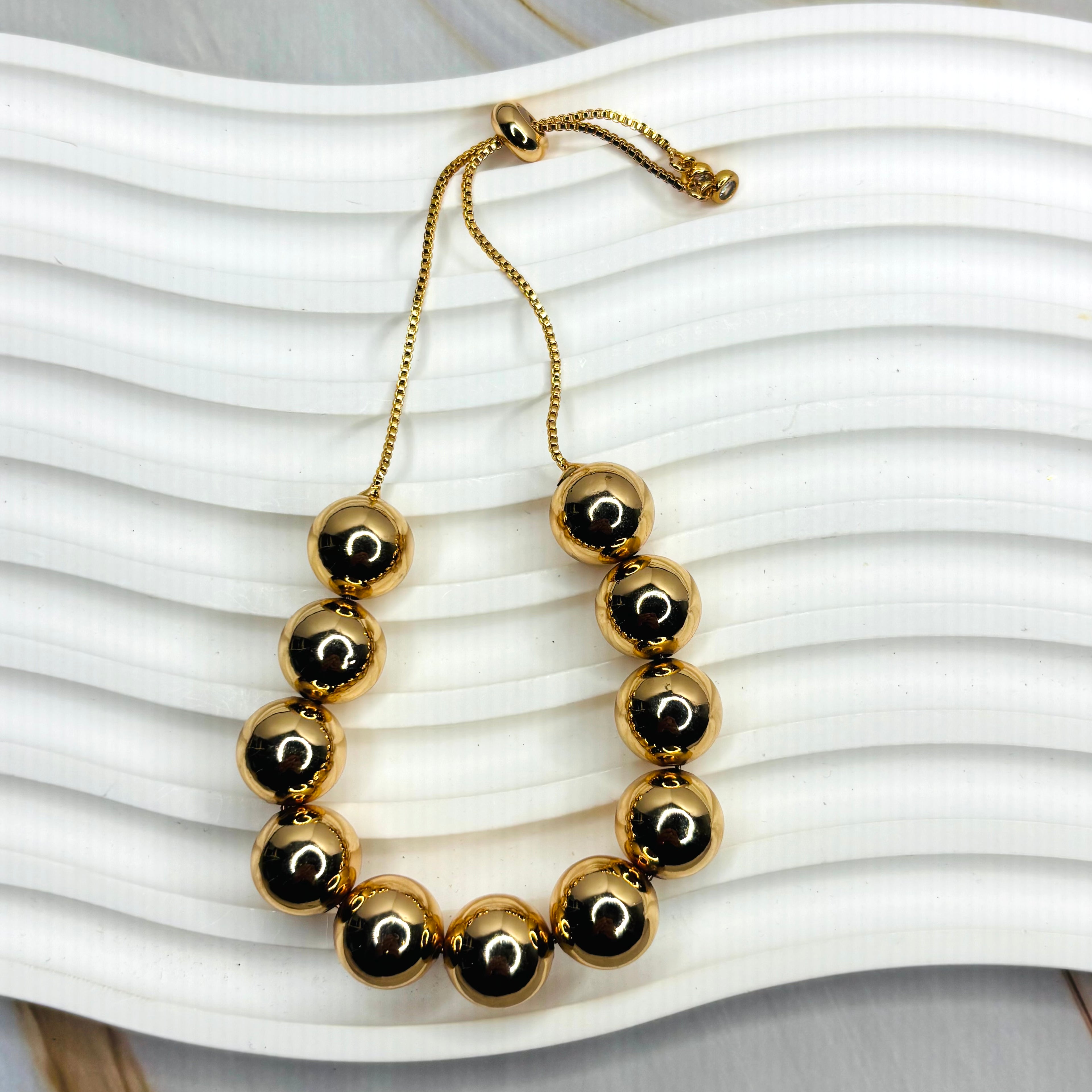 Elegant Gold Bracelet