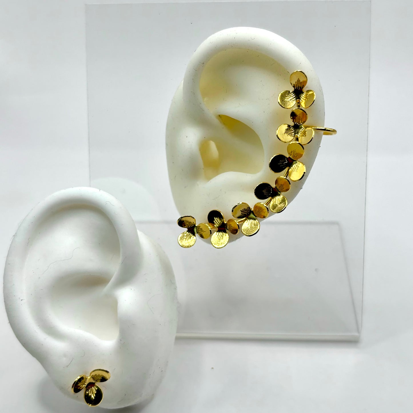 Boucles d'oreilles en forme de feuilles d'or