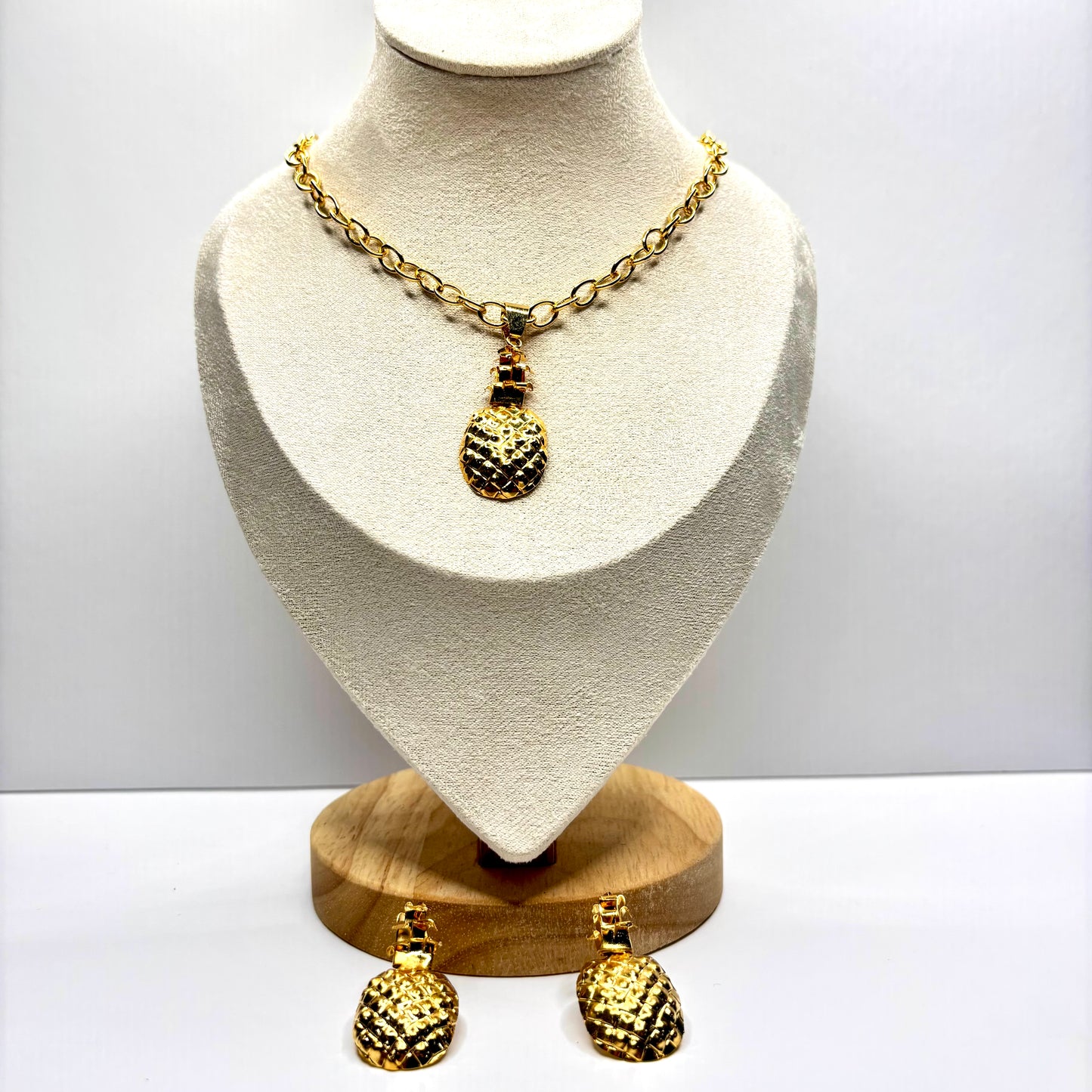 🍍 Pineapple Charm Set – Necklace & Earrings